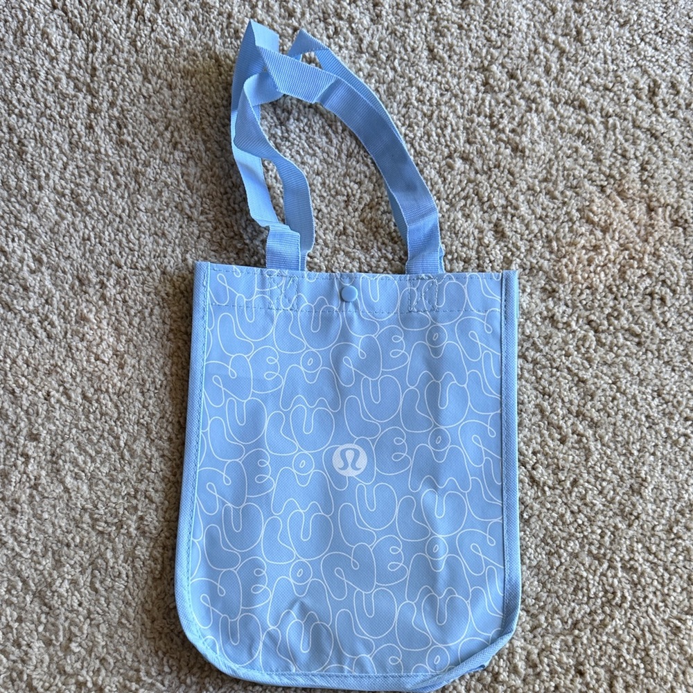 Lululemon Sky Blue Reusable Bag (small size)